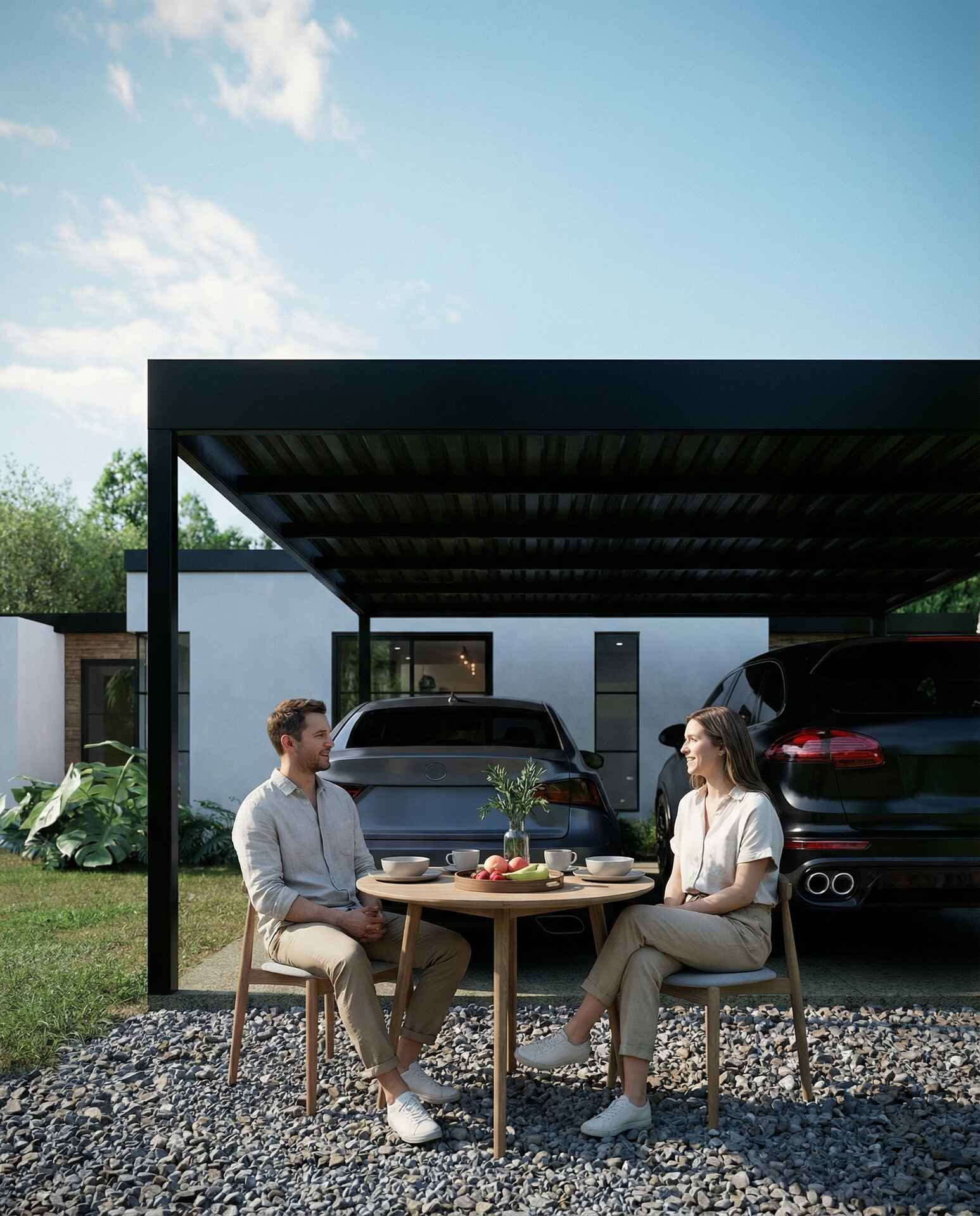 Pareja cenando al aire libre